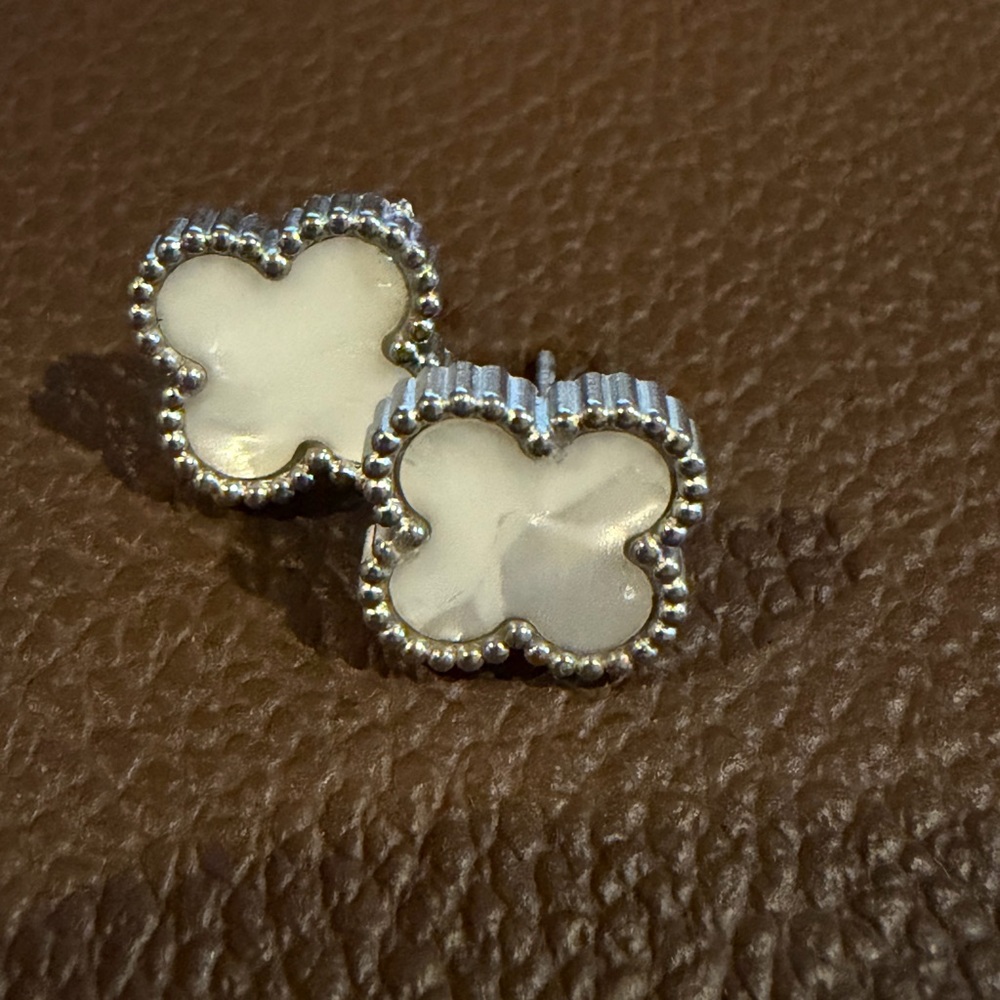 Mother of Pearl Clover Studs - Picture 1 of 4